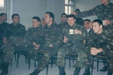 Ünlü isimler askerliklerini nerede yaptı?
