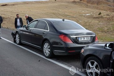 Kayseri Büyükşehir Belediye Başkanı Çelik'in konvoyunda kaza