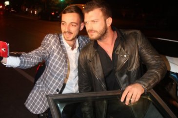 Kıvanç Tatlıtuğ özür niyetine gazetecilere konuştu!
