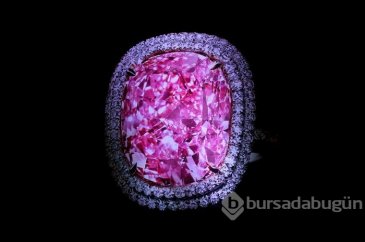Pembe elmas yüzük rekor fiyata alıcı buldu 
