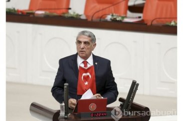 Türk bayrağını asarak yemin etti