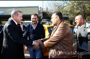 Cumhurbaşkanı Erdoğan'dan taksi durağına ziyaret