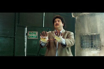 Şahan Gökbakar'ın yeni filmi Osman Pazarlama'dan ilk kareler