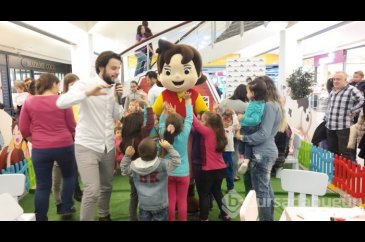 Miniklerin Sevgili Arkadaşı Heidi Zafer Plaza'daydı...