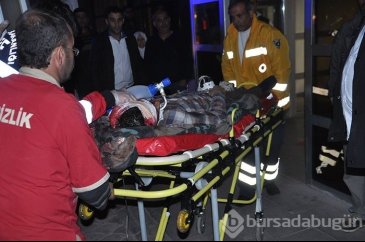 Rus uçakları Azez'de yardım tırlarını bombaladı