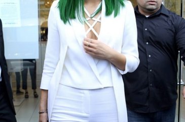 Kylie yeşile döndü
