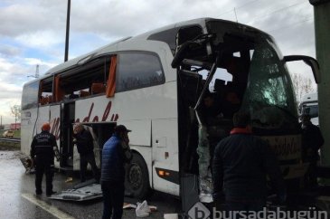 TIR, yolcu otobüsüne çarptı: 28 yaralı
