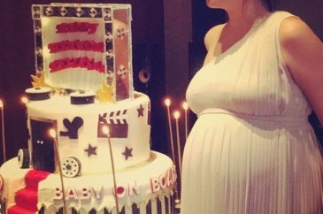 Neslişah Alkoçlar 'baby shower' yaptı
