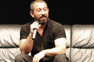 Cem Yılmaz'ın Rus güzelleri