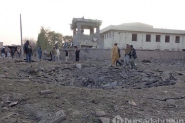 Afganistan'da Emniyet Müdürlüğüne bombalı saldırı