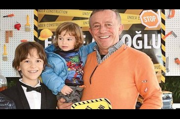 Ali Ağaoğlu'ndan oğluna inşa temalı doğum günü