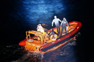 Çeşme'de kaçakları taşıyan tekne battı, 6 çocuk öldü