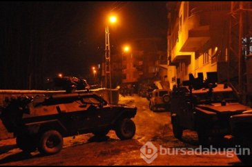 Hakkari'de 20 zırhlı araçla operasyon