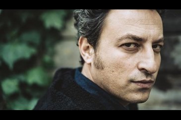 Onur Saylak: ''Evlendikten sonra da aşkı bırakmamalısın!''