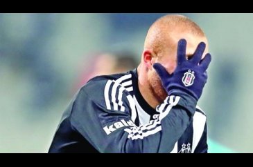Gökhan Töre'nin ilginç gol sevinci trend oldu: #Töreing