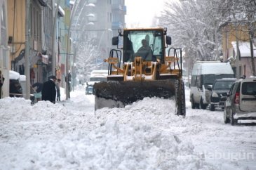 Doğu'da kış hayatı olumsuz etkiliyor
