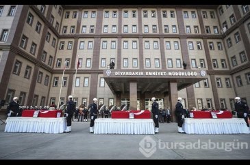 Şehit olan polisler için tören