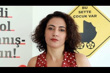 Sette bebeklerin uykusu gelmesin diye...