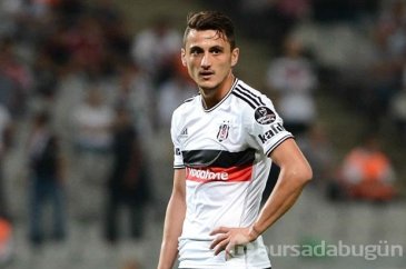 Yıldız futbolcu dünyaevine girdi	