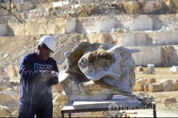 Suriyeli heykeltıraş sanatını mermer ocağında yaşatıyor	