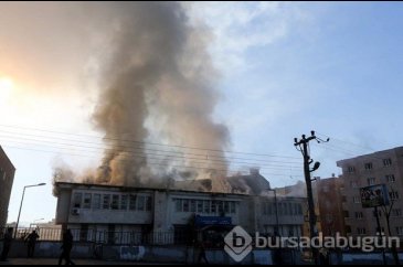 Şırnak'ta can pazarı: PKK kütüphaneyi yaktı