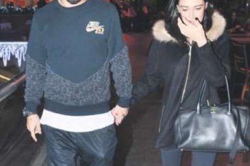 Arda Turan 'damat pozu' verdi
