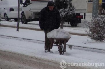 Kar yağışı etkisini artırarak devam ediyor