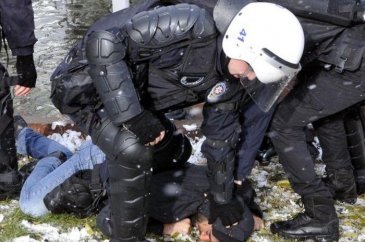 Üniversite karıştı: 28 öğrenci gözaltında