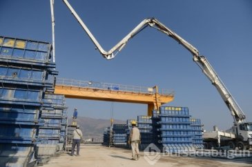 Sınır hattı dev bloklarla örülüyor