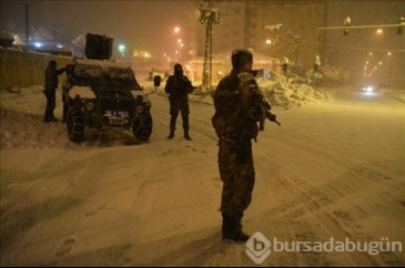 Siirtte yol kesmeye çalışan teröristlere operasyon