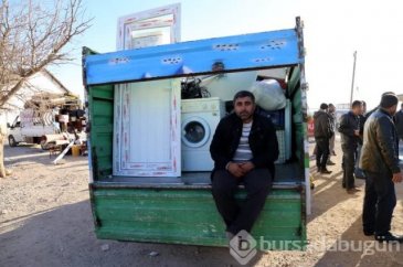 Suriyelilere Türk nakliyeciler de "omuz veriyor"
