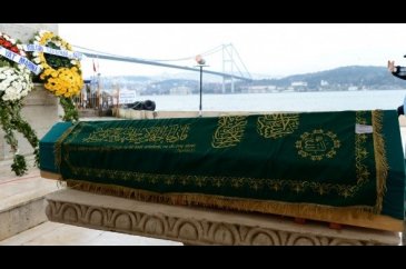 Halis Toprak, son yolculuğuna uğurlandı
