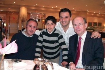 Ya annesini geride bırakacaktı ya da babasını