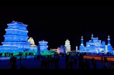 Harbin Buz Festivali ziyaretçileri büyülüyor