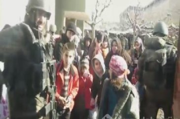 Mehmetçik, Silopi'de ateş altında kalan vatandaşları tahliye etti
