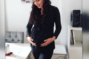 Nur Bozar bebeğinin yüzünü ilk kez gösterdi	
