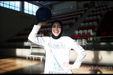 Bosna Hersekli kadın basketbolcu Indira Kaljo