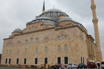 Yığma taş cami 29 yılda tamamlandı