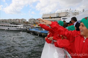 Türkmen çocuklar "futbol hayalleri" için İzmir'de