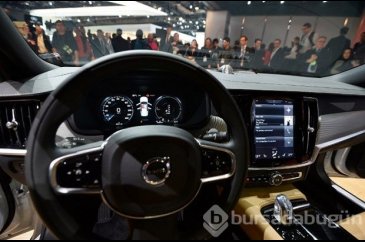 Volvo S90 Detroit'te parladı