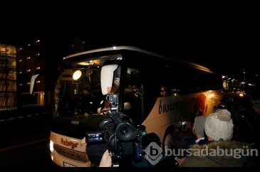 Merkel'e bir otobüs mülteci gönderdi