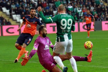 Bursaspor - Medipol Başakşehir maçından kareler