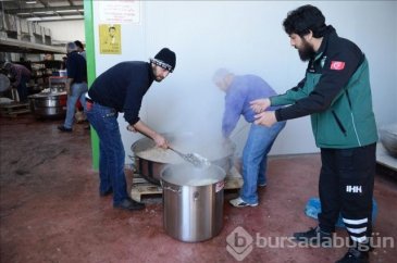 Türkiye'nin yardım eli Suriye'ye uzandı