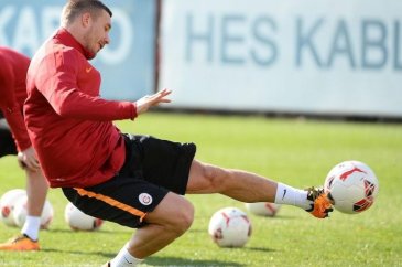Podolski Çin'e gidiyor	
