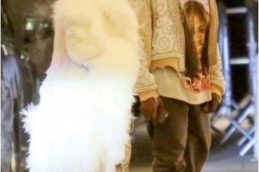 Kim Kardashian saçını yine boyattı
