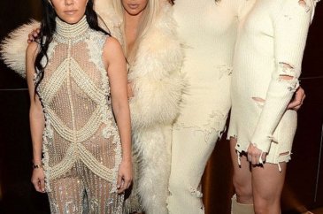 Caitlyn ve Kendall Jenner aynı kıyafeti giydi