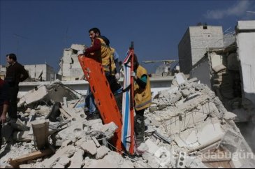 Rus uçakları Halep'te sivil yerleşim yerine saldırdı
