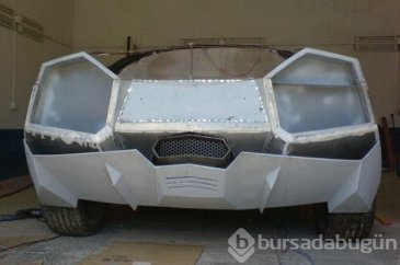 Lambhorgini Aventador alamadı ama yaptı
