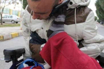Engelli milli yüzücünün futbol sevgisi