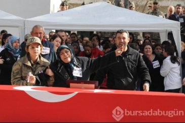 'Komutanım, yiğidim' diyerek tabutuna kapandı!	
